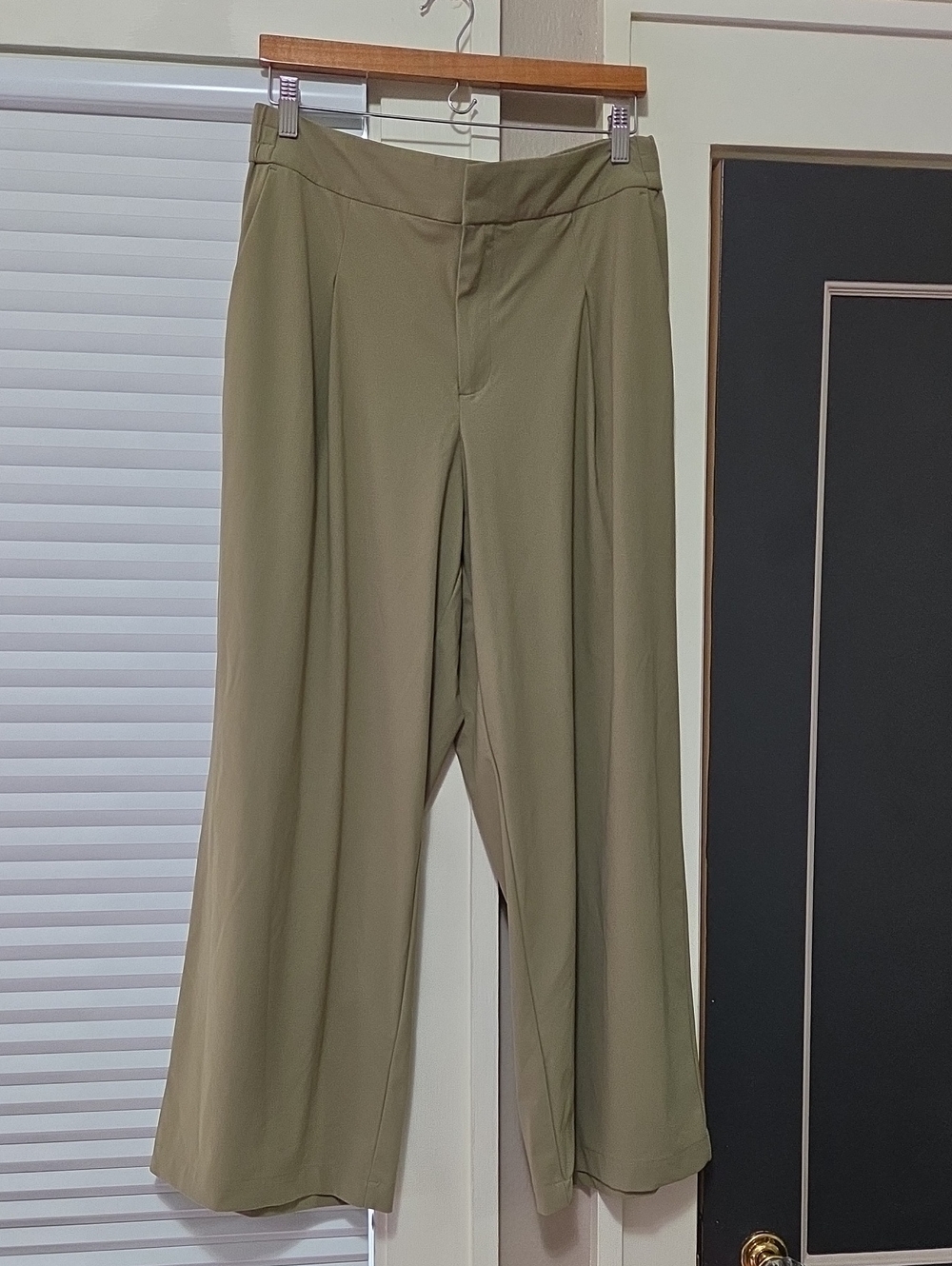 NWOT Athleta Pinnacle Trousers